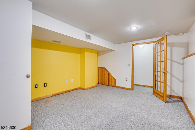 Edison Twp., New Jersey 08820, United States, 2 Bedrooms Bedrooms, ,3 BathroomsBathrooms,Residential,Active,104425