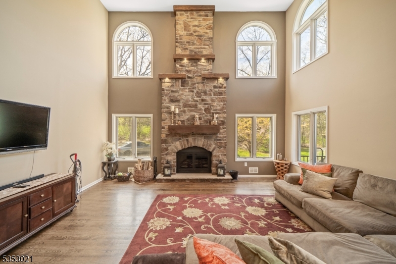 10 Smock Ct