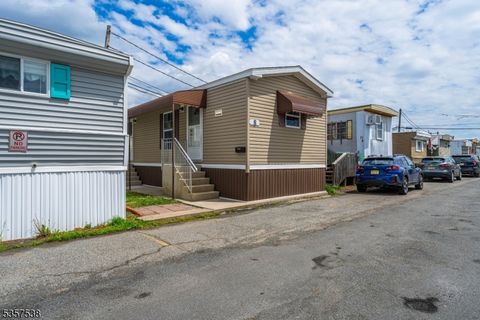 8 Helen Dr, Moonachie Boro, NJ 07074 - MLS#: 3962497