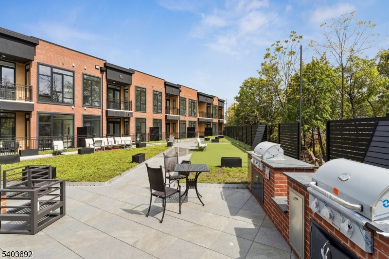 Veranta by Kontos - Residential Lease