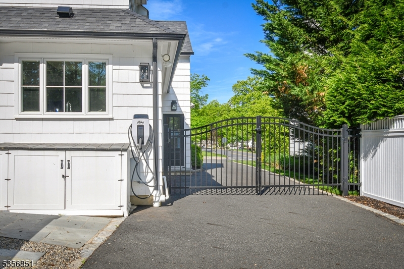 Memorial Field - Residential