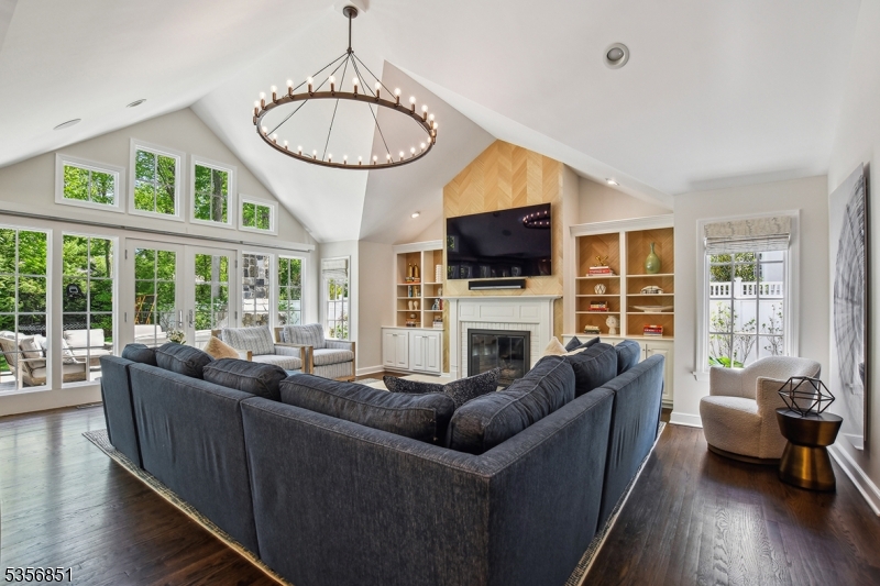 Memorial Field - Residential