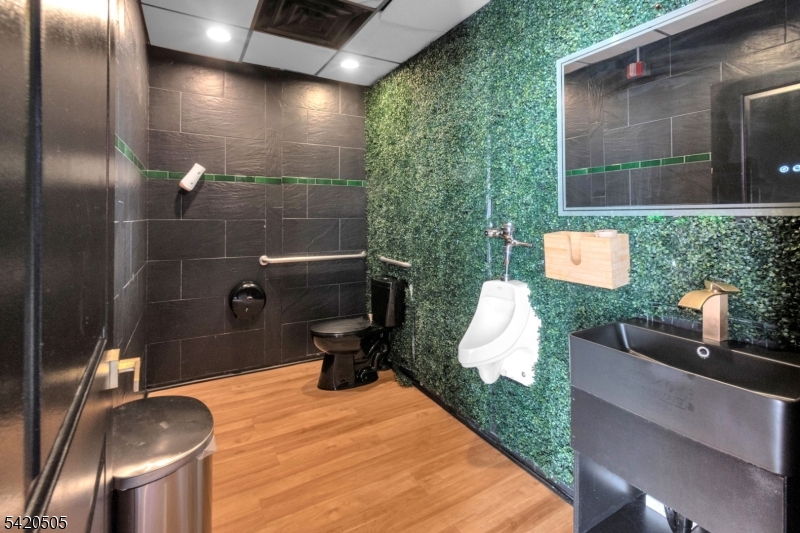 Elizabeth Avenue - Commercial Sale