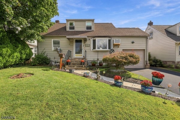 1017 HARDING AVE, UNION, NJ 07083 - Image 1bf2e4b607b986f7ea54aa5002bde727/701059984