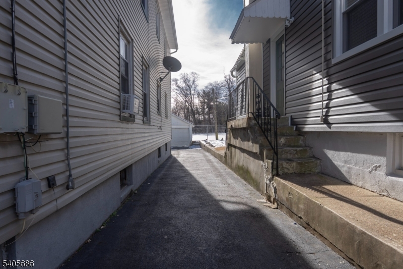 Downtown Corridor - Residential Income