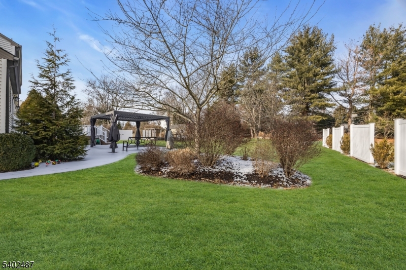 The Seasons - Residential