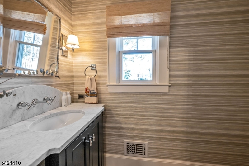 Washingtons Headquarters - Residential