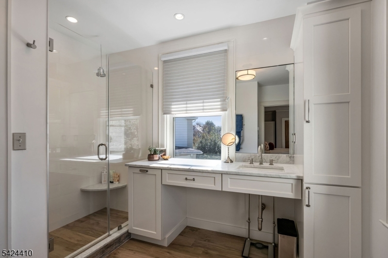 Washingtons Headquarters - Residential