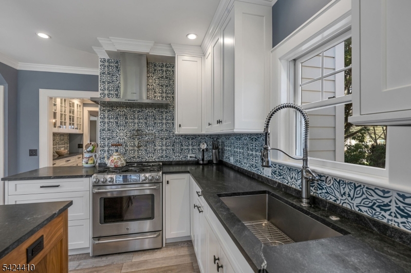 Washingtons Headquarters - Residential