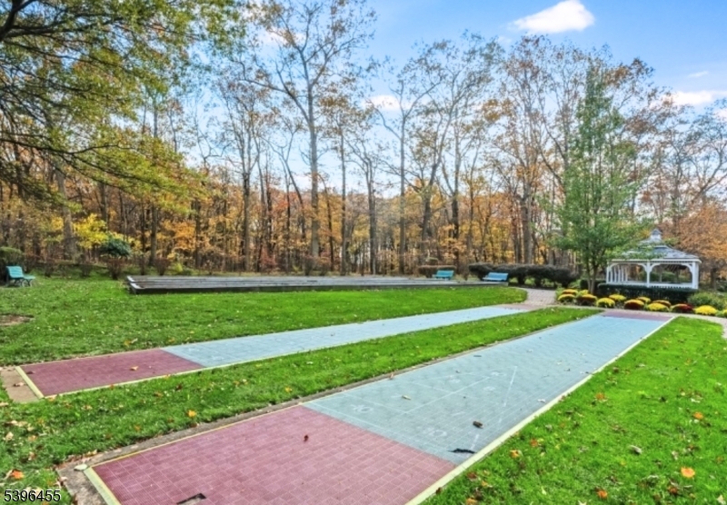 FOX HILLS - Residential Lease