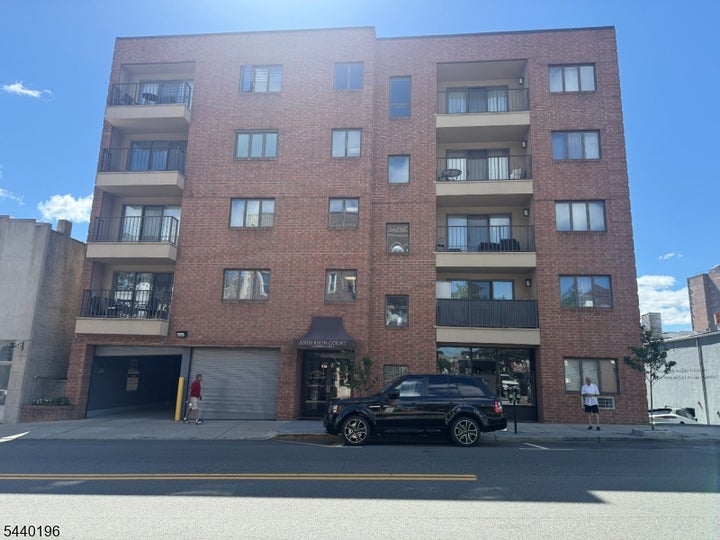 Photo 1 of 1 — 610 Anderson Ave E, Cliffside Park Boro, NJ 07010