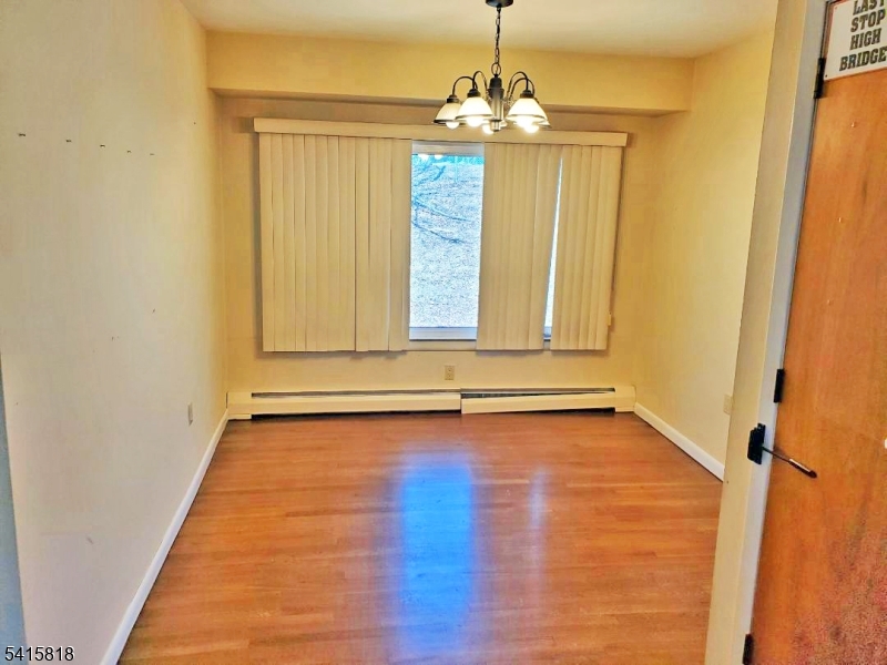 JENNY JUMP - Residential