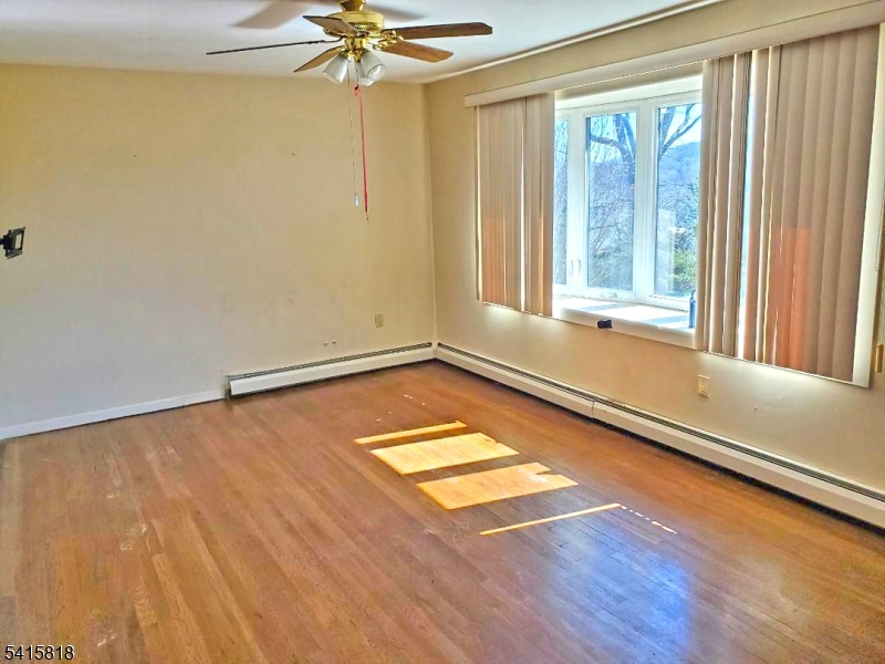 JENNY JUMP - Residential