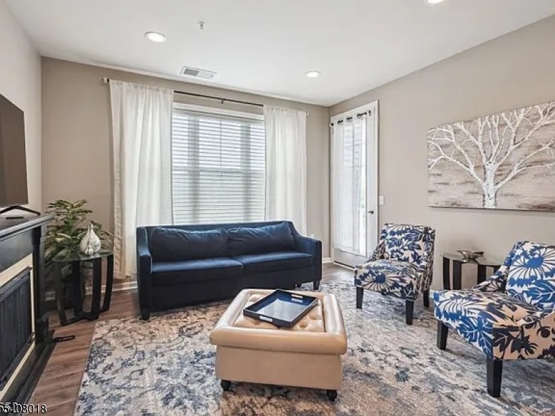 CRYSTAL SPRINGS - Residential