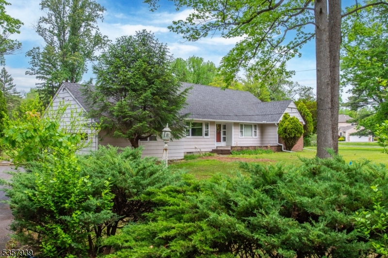 108 Midwood Way