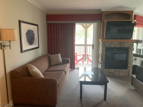 2 Chamonix Dr Unit 427, Vernon Twp., NJ 07462 - MLS#: 3941773