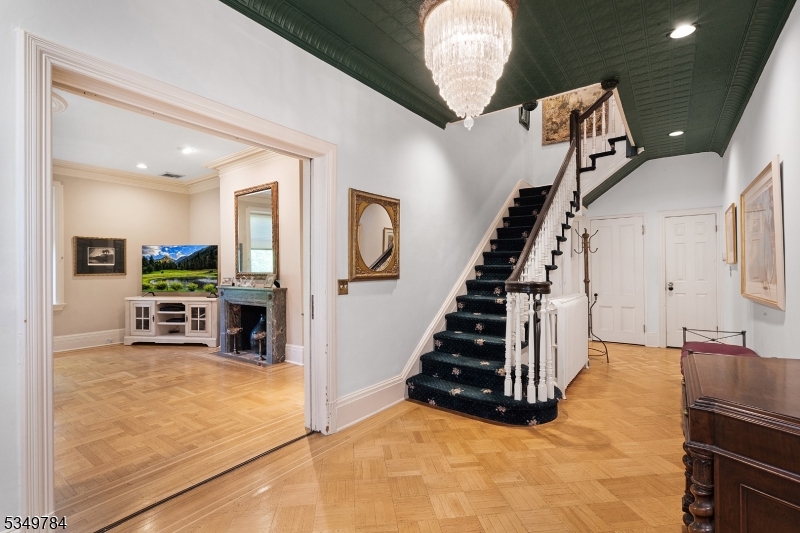 115 Kent Place Blvd