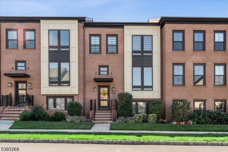 Montgomery Crossing - Residential