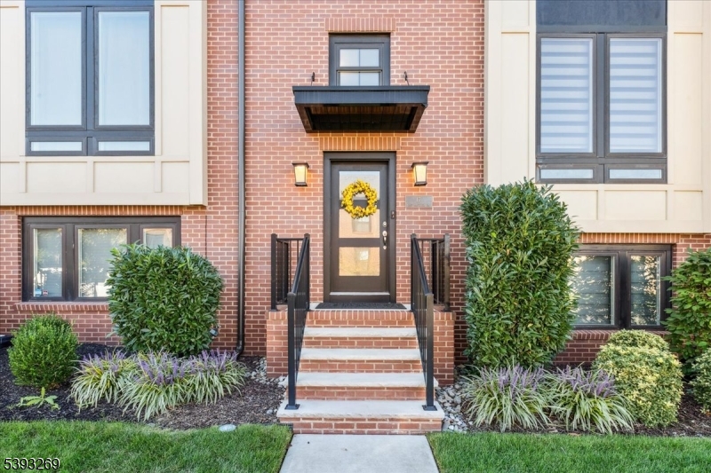 Montgomery Crossing - Residential