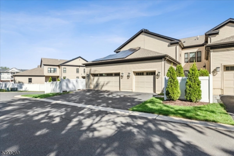 Montgomery Crossing - Residential