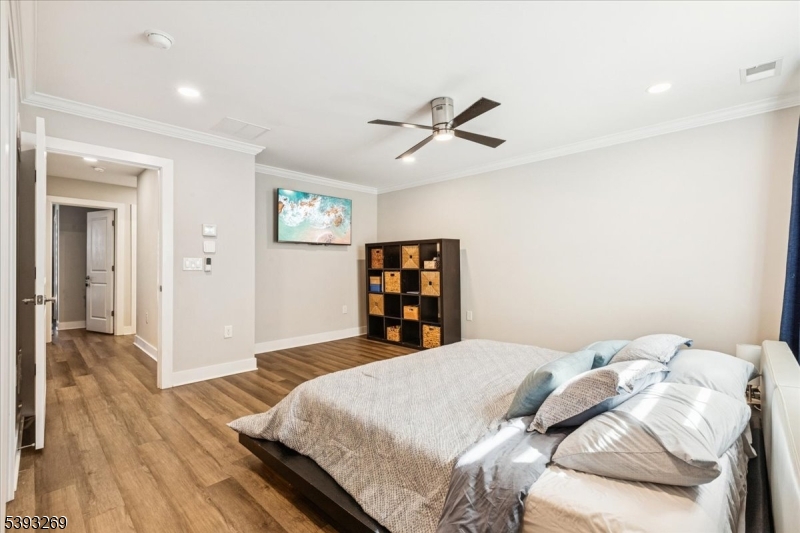 Montgomery Crossing - Residential