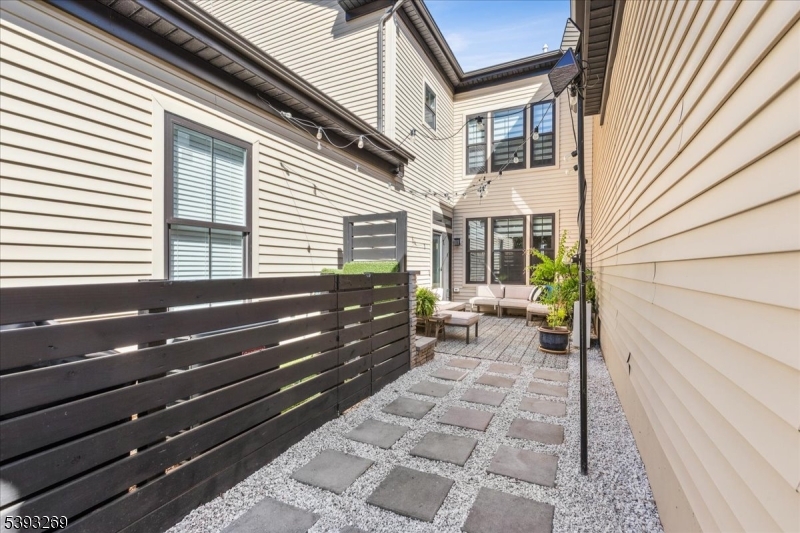 Montgomery Crossing - Residential