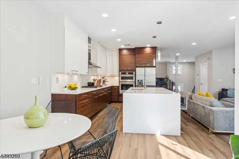 Montgomery Crossing - Residential