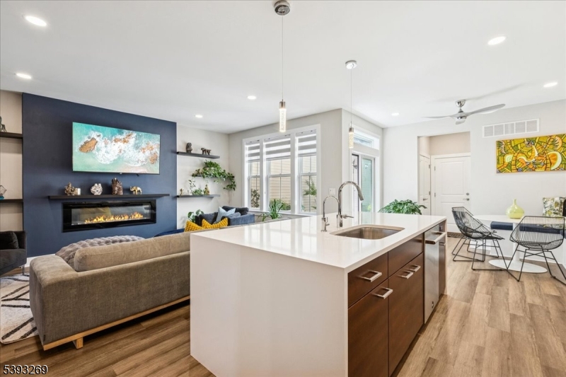 Montgomery Crossing - Residential