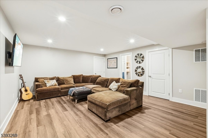 Montgomery Crossing - Residential