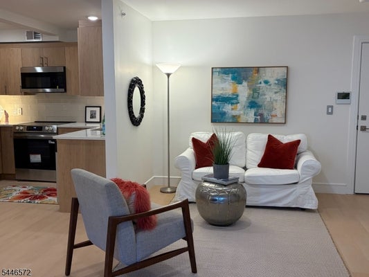 627 VALLEY RD, MONTCLAIR, NJ 07043 - Image 1d62887f62ccb7344dd3f8cd8eadd822/3095667276