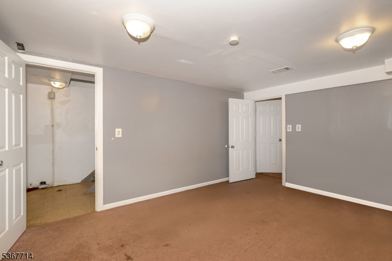 City Of Orange Twp., New Jersey 07050, United States, 3 Bedrooms Bedrooms, ,4 BathroomsBathrooms,Residential,Pending,204163