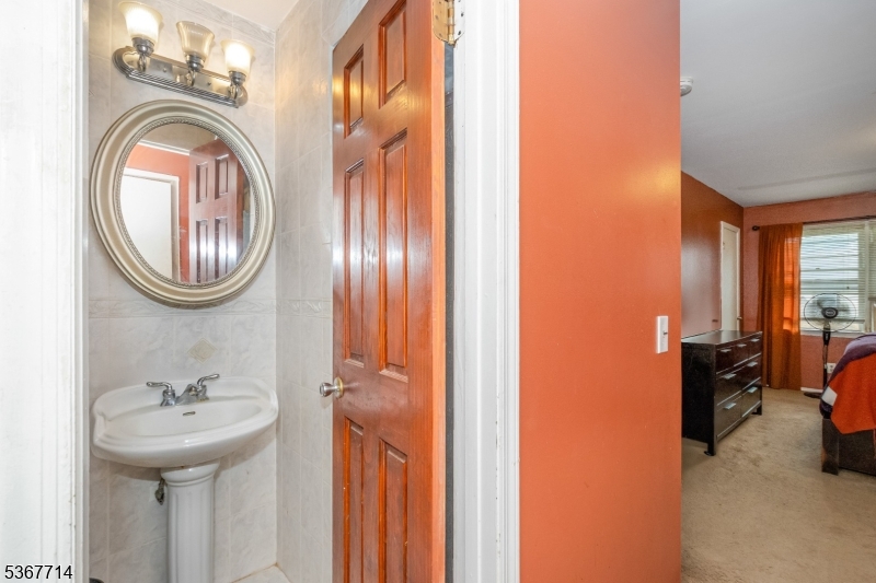 City Of Orange Twp., New Jersey 07050, United States, 3 Bedrooms Bedrooms, ,4 BathroomsBathrooms,Residential,Pending,204163