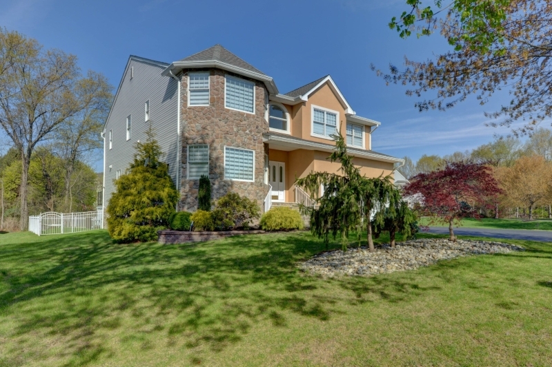 Pequannock Twp., New Jersey 07444, United States, 4 Bedrooms Bedrooms, ,3 BathroomsBathrooms,Residential,Active,117749