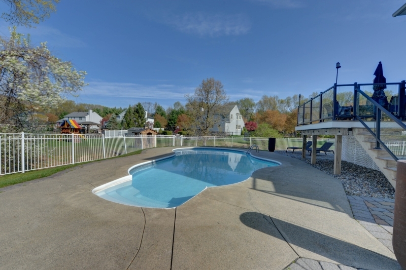 Pequannock Twp., New Jersey 07444, United States, 4 Bedrooms Bedrooms, ,3 BathroomsBathrooms,Residential,Active,117749