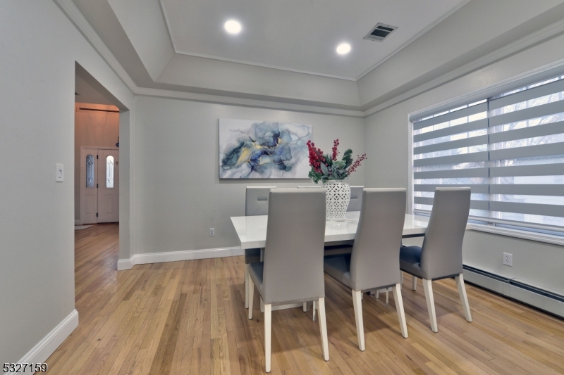 Pequannock Twp., New Jersey 07444, United States, 4 Bedrooms Bedrooms, ,3 BathroomsBathrooms,Residential,Active,117749