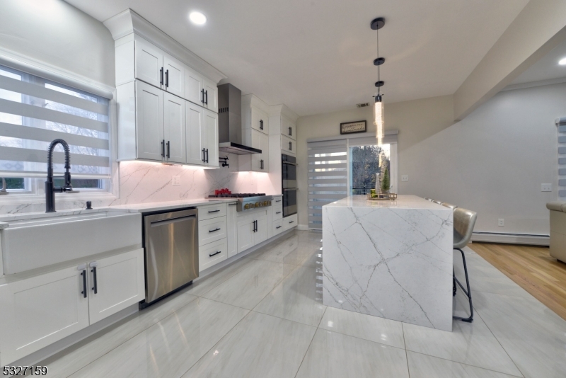 Pequannock Twp., New Jersey 07444, United States, 4 Bedrooms Bedrooms, ,3 BathroomsBathrooms,Residential,Active,117749