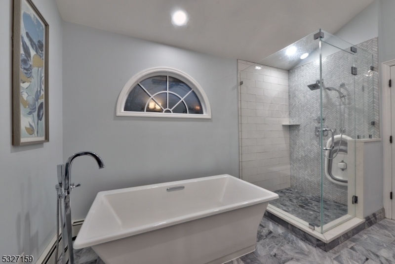 Pequannock Twp., New Jersey 07444, United States, 4 Bedrooms Bedrooms, ,3 BathroomsBathrooms,Residential,Active,117749