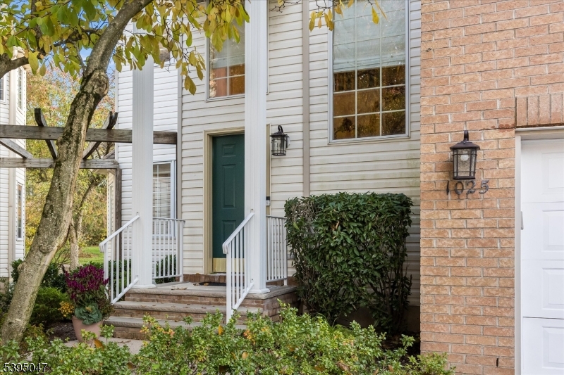 Crown View - Residential