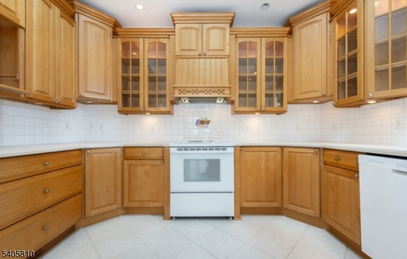 PACKANACK LAKE - Residential Lease