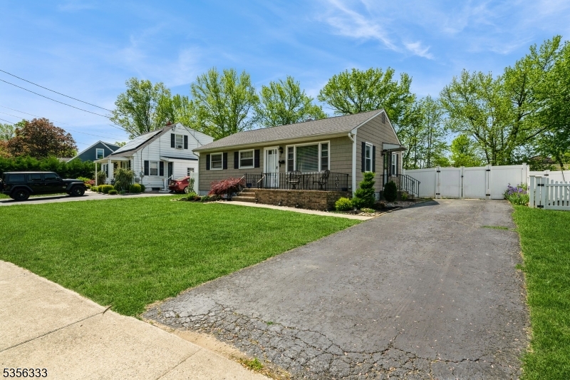 47 Charles Bossert Dr