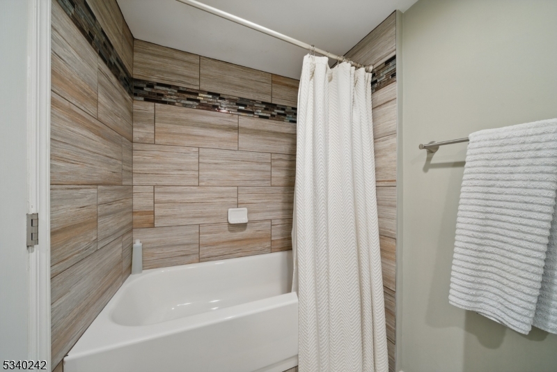 Indian Lake - Residential Lease