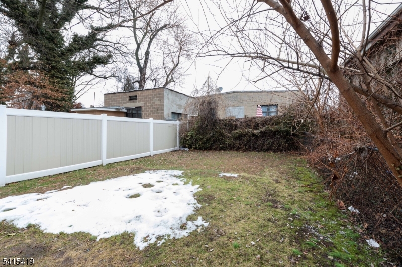 VALLEY ARTS - Residential Lease