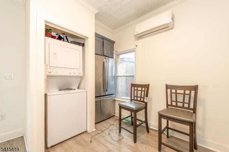 VALLEY ARTS - Residential Lease