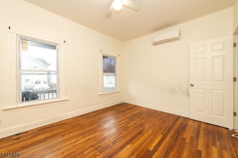 VALLEY ARTS - Residential Lease