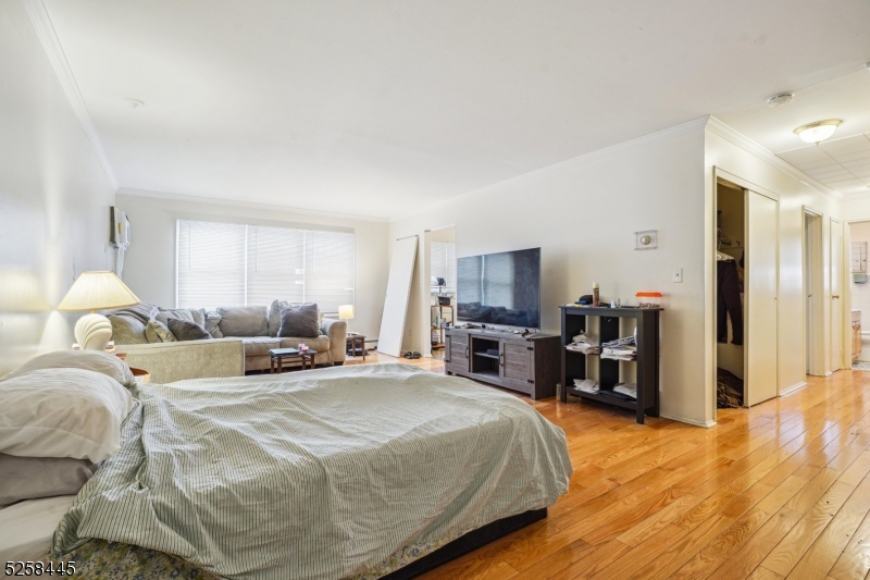 Montclair Estate Section - Commercial Sale