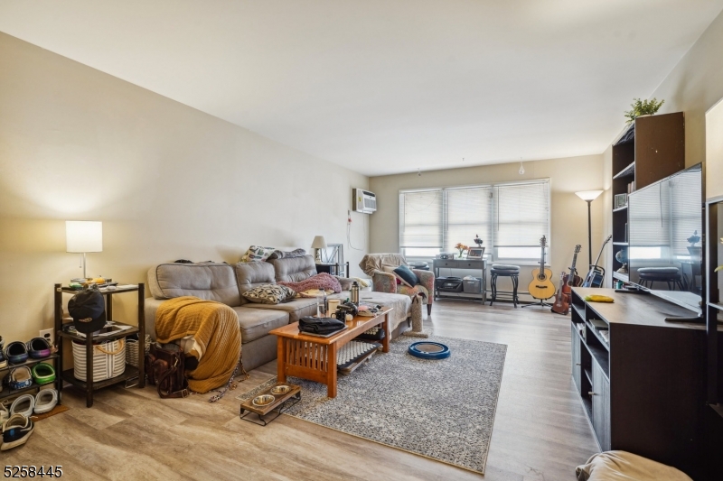 Montclair Estate Section - Commercial Sale