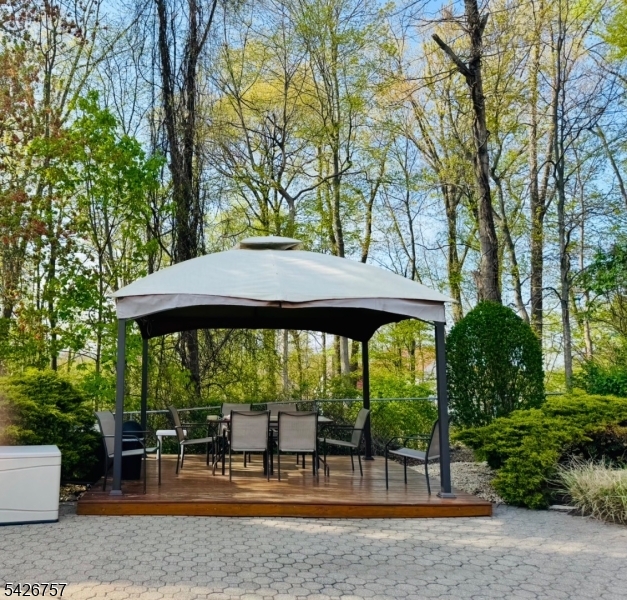 OLD ORCHARD ESTATES - Residential