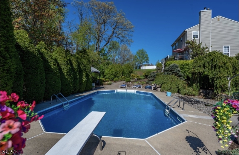 OLD ORCHARD ESTATES - Residential