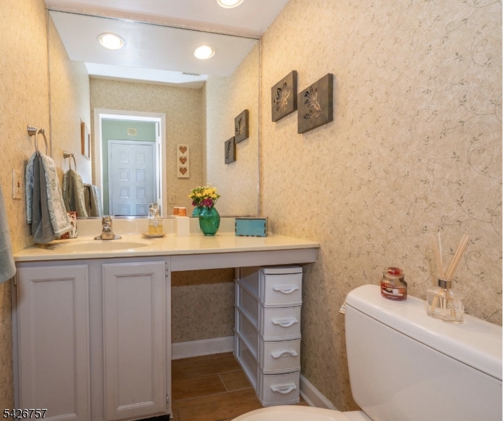 OLD ORCHARD ESTATES - Residential