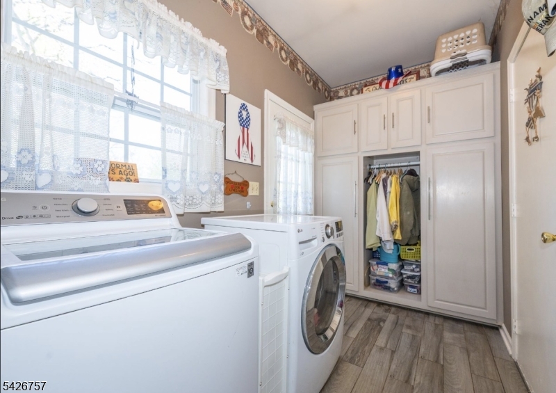 OLD ORCHARD ESTATES - Residential